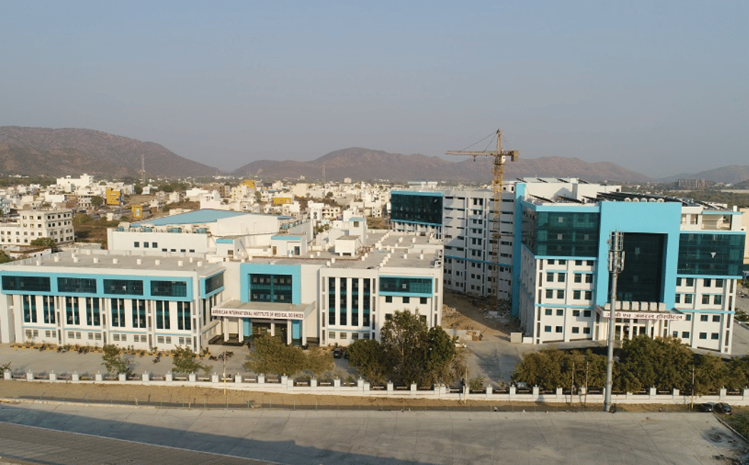American International Institute Of Medical Sciences Udaipur College Building photo 3